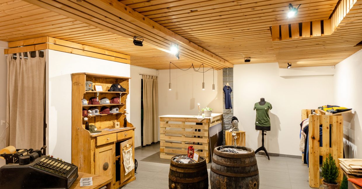 Whatever Man Pop Up Store02